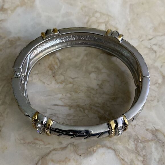 NWOT Two-Tone Silver/Gold & Rhinestone Spring Hinge Cuff Bracelet - Picture 5 of 11